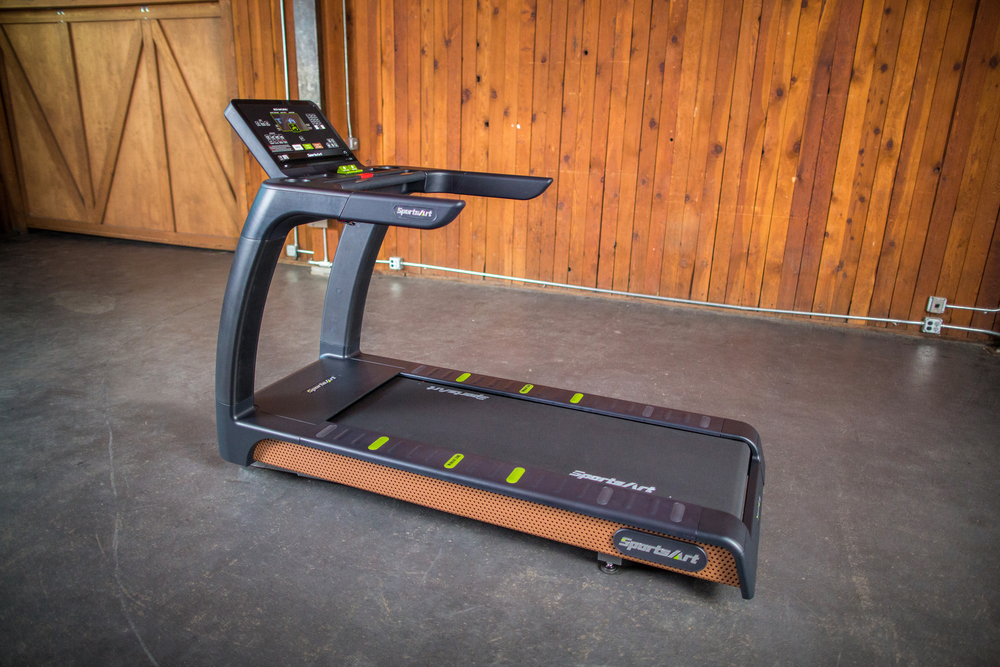 SportsArt T676 STATUS ECO-NATURAL TREADMILL