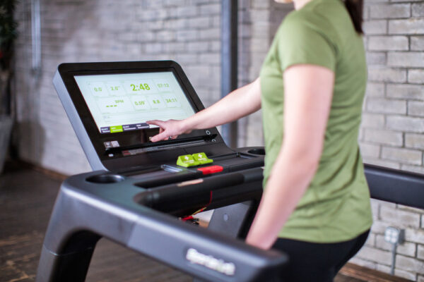 T676 Treadmill - Image 17