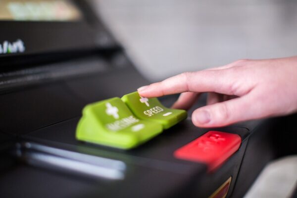 T676 Treadmill - Image 14