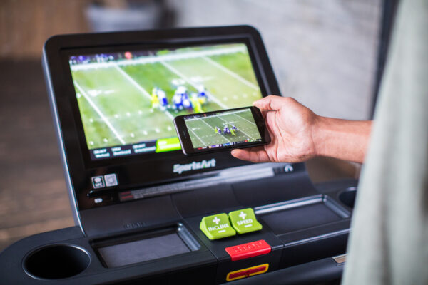 T676 Treadmill - Image 15