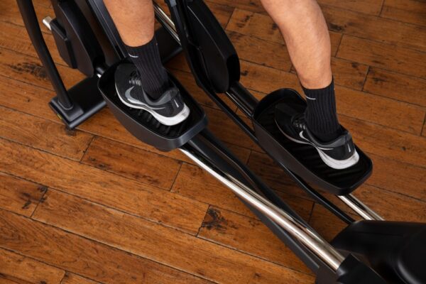 E874 ELITE ELLIPTICAL - Image 7