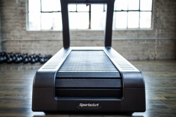 SportsArt G690 Verde Treadmill - Image 12