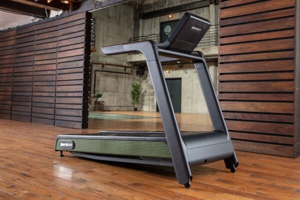 SportsArt G660 Treadmill - Image 10